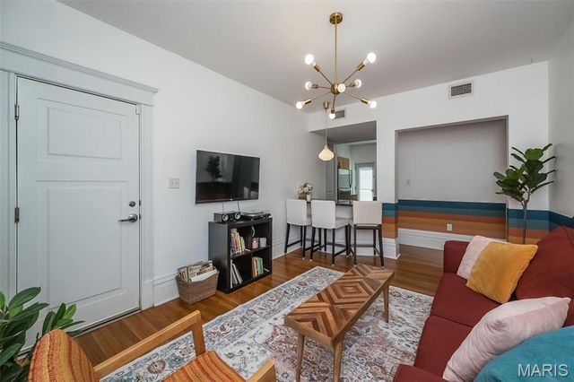 6126 Washington Boulevard 302, St Louis, MO 63112