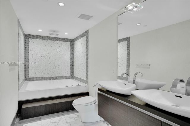 200 Biscayne Boulevard Way 503, Miami, FL 33131