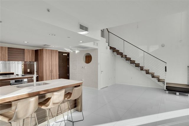 200 Biscayne Boulevard Way 503, Miami, FL 33131