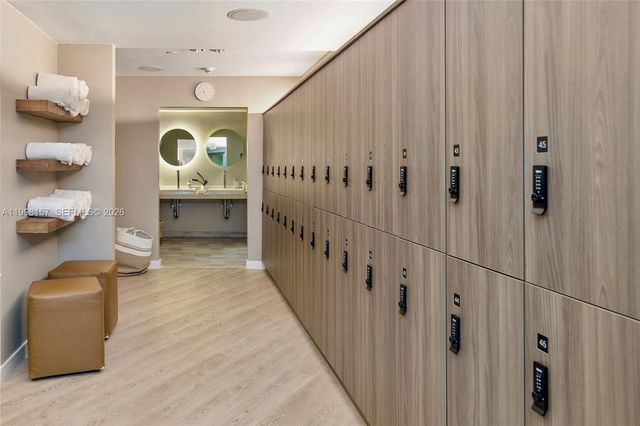 200 Biscayne Boulevard Way 503, Miami, FL 33131