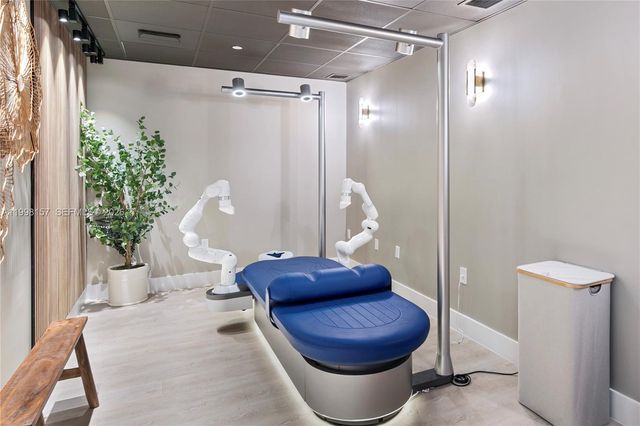 200 Biscayne Boulevard Way 503, Miami, FL 33131