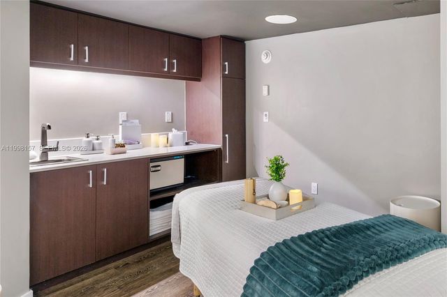 200 Biscayne Boulevard Way 503, Miami, FL 33131