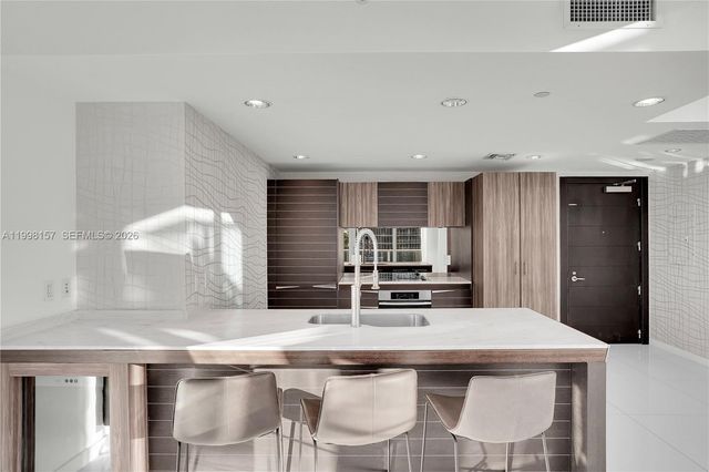 200 Biscayne Boulevard Way 503, Miami, FL 33131