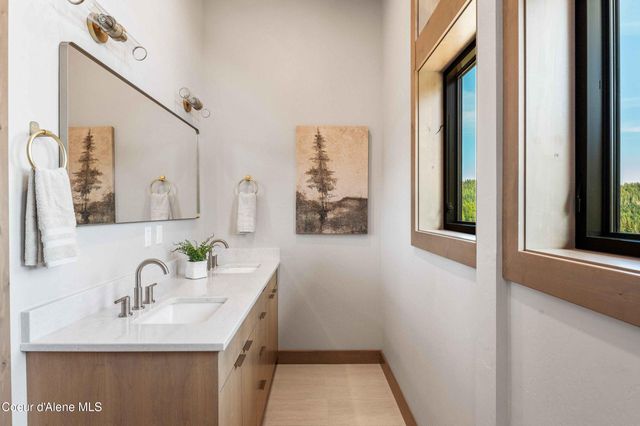38 Olaf CT, Sandpoint, ID 83864