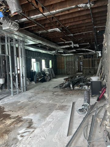 10019 S WESTERN Avenue, Chicago, IL 60643