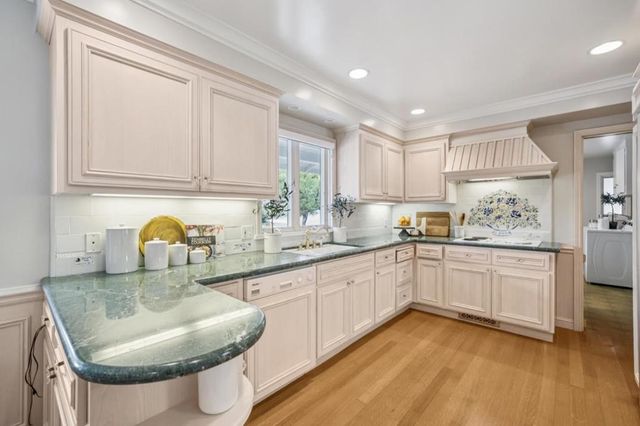 140 Rockridge Road, Hillsborough, CA 94010