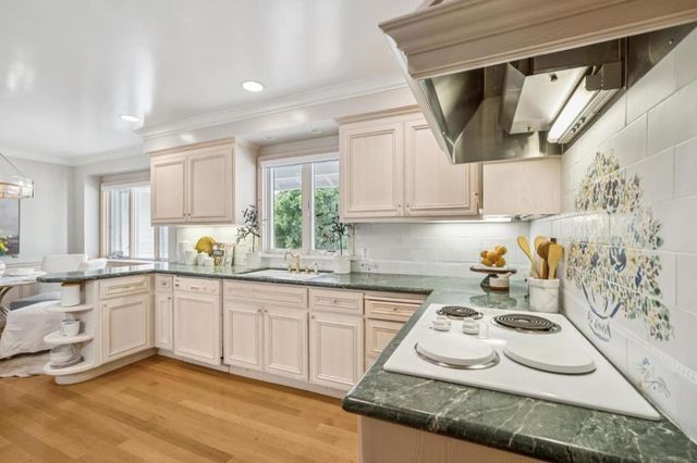 140 Rockridge Road, Hillsborough, CA 94010