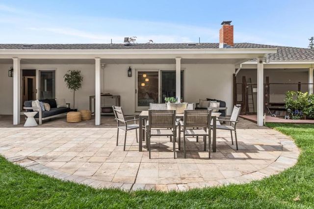 140 Rockridge Road, Hillsborough, CA 94010