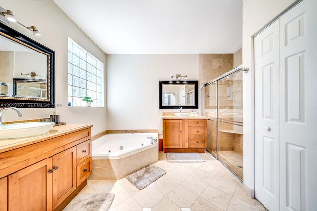 1241 S 13th Ave, Hollywood, FL 33019
