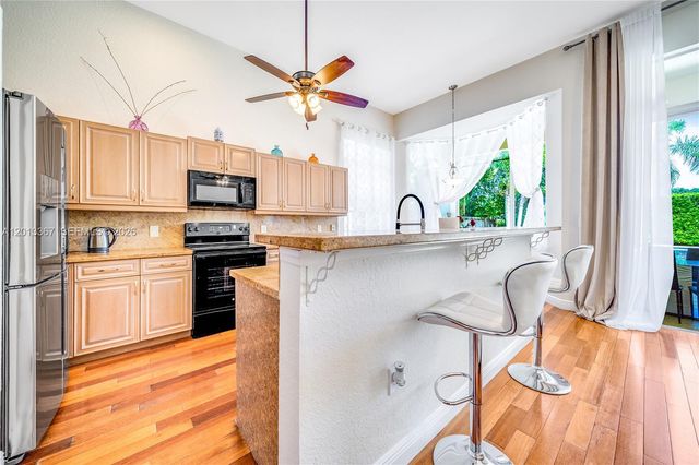 1241 S 13th Ave, Hollywood, FL 33019