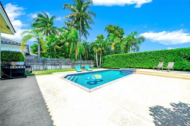 1241 S 13th Ave, Hollywood, FL 33019