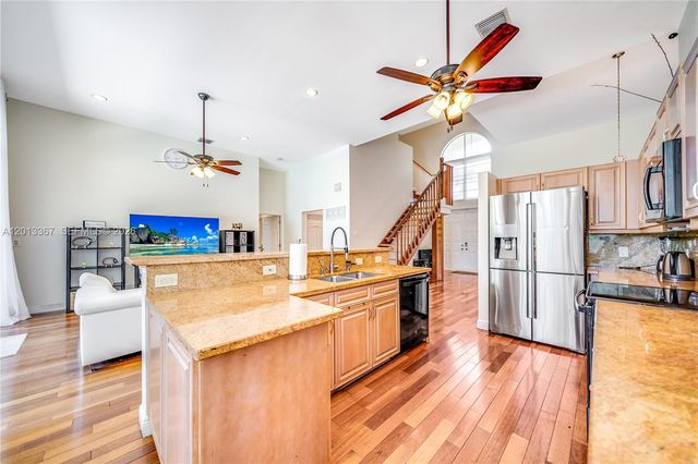 1241 S 13th Ave, Hollywood, FL 33019
