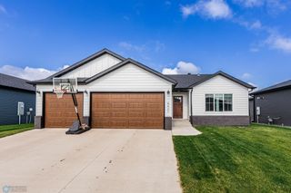 8827 Northern Lights Avenue, Horace, ND 58047