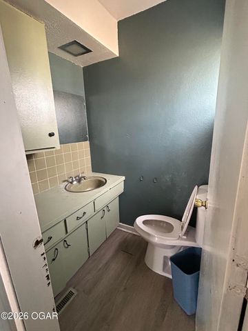 1315 S Pennsylvania Avenue, Joplin, MO 64801