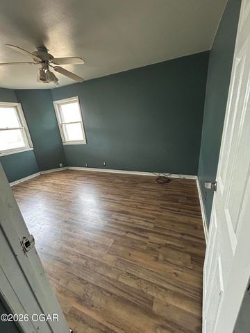 1315 S Pennsylvania Avenue, Joplin, MO 64801