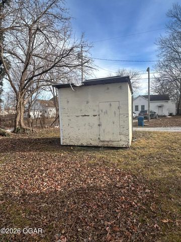 1315 S Pennsylvania Avenue, Joplin, MO 64801