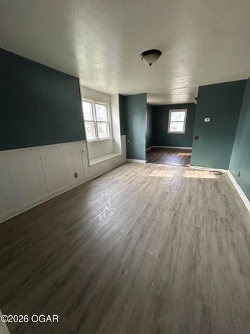 1315 S Pennsylvania Avenue, Joplin, MO 64801