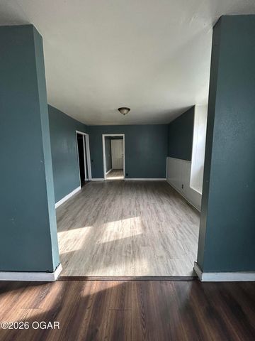 1315 S Pennsylvania Avenue, Joplin, MO 64801