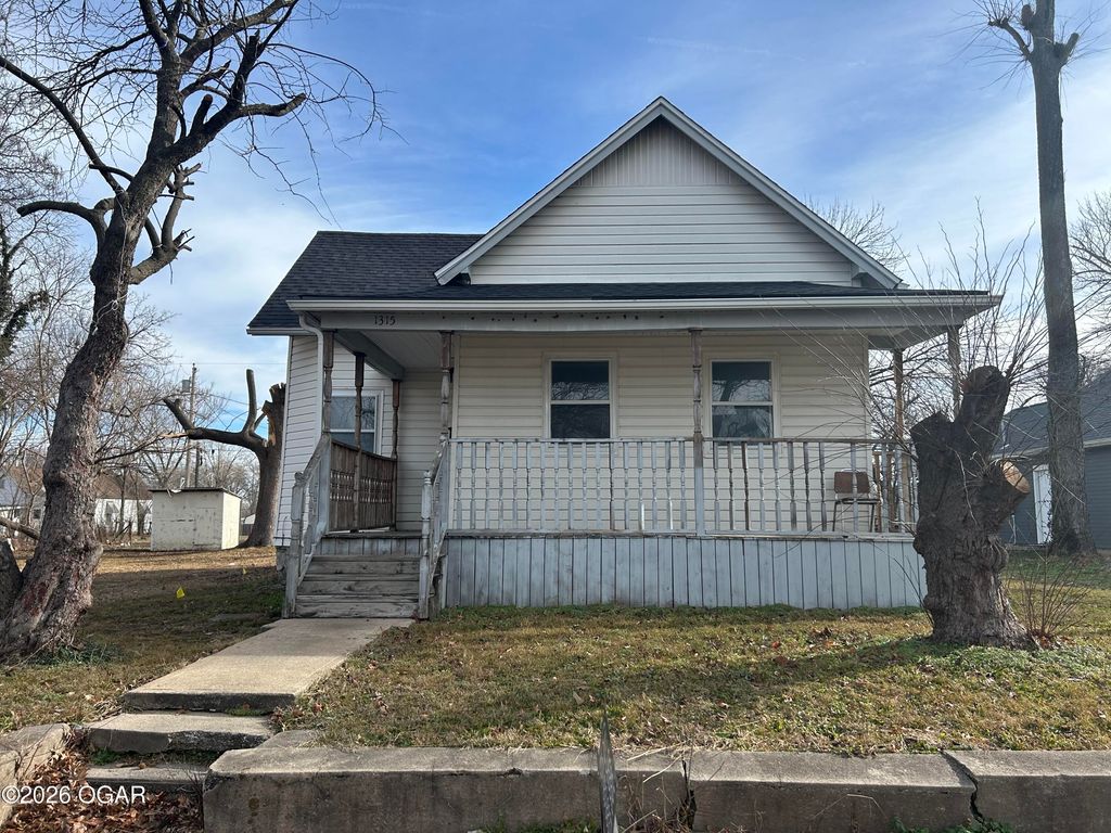 1315 S Pennsylvania Avenue, Joplin, MO 64801