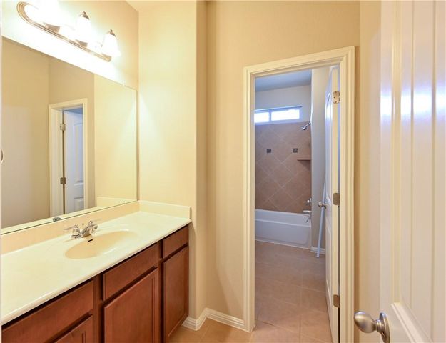 100 Lake Mineral Wells DR, Georgetown, TX 78628