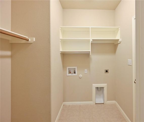 100 Lake Mineral Wells DR, Georgetown, TX 78628