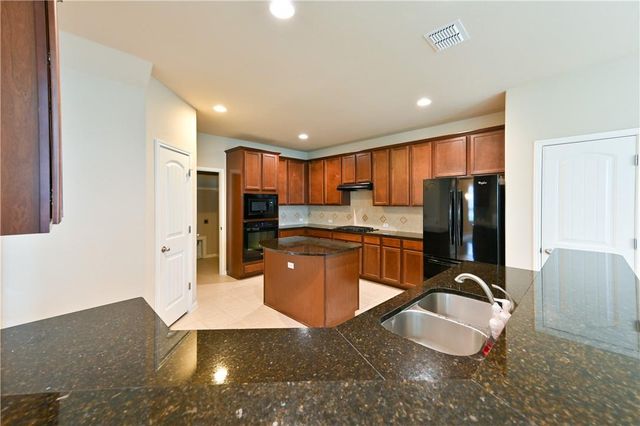 100 Lake Mineral Wells DR, Georgetown, TX 78628