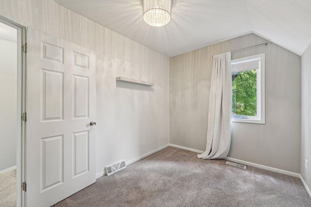 1094 Argyle Street, Saint Paul, MN 55103