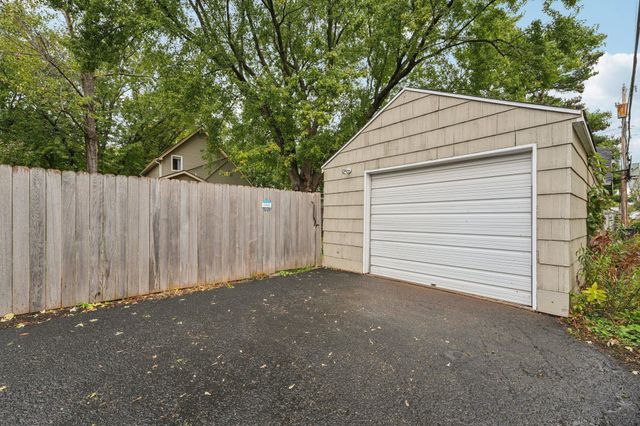 1094 Argyle Street, Saint Paul, MN 55103