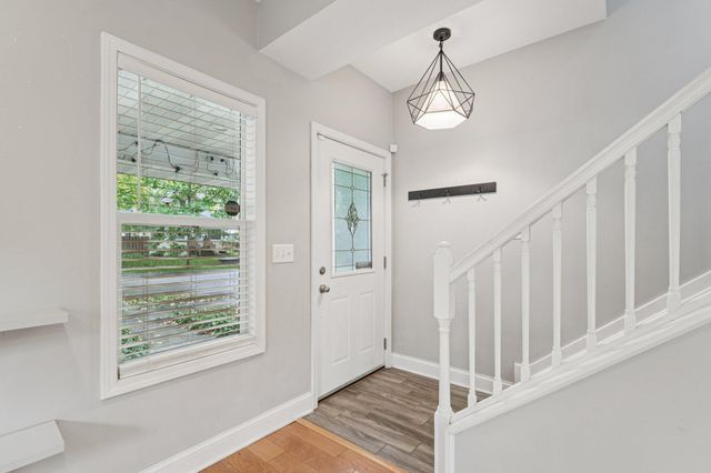 1094 Argyle Street, Saint Paul, MN 55103