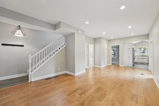 1094 Argyle Street, Saint Paul, MN 55103