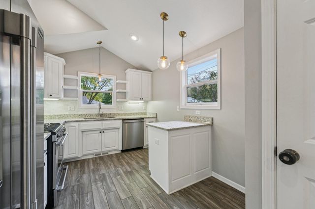 1094 Argyle Street, Saint Paul, MN 55103