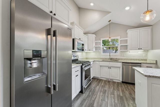 1094 Argyle Street, Saint Paul, MN 55103