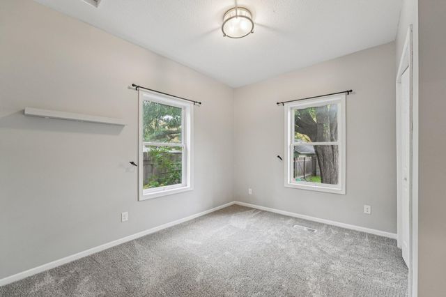 1094 Argyle Street, Saint Paul, MN 55103