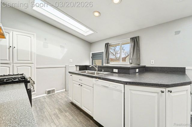 33240 Parkwood Street, Westland, MI 48186