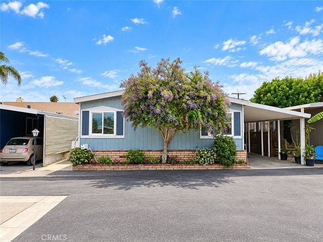 6241 Warner 228, Huntington Beach, CA 92647
