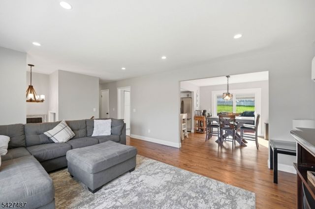 11 Davis Ter, Andover Twp., NJ 07860