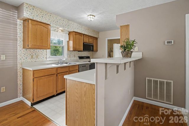 21 Sydney Lane, Asheville, NC 28806