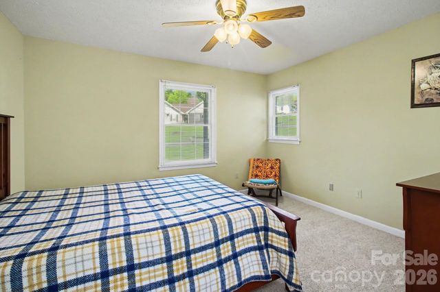 21 Sydney Lane, Asheville, NC 28806