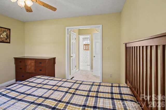 21 Sydney Lane, Asheville, NC 28806