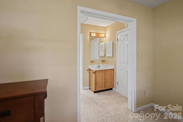 21 Sydney Lane, Asheville, NC 28806