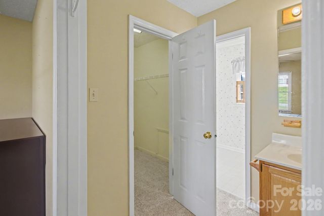 21 Sydney Lane, Asheville, NC 28806