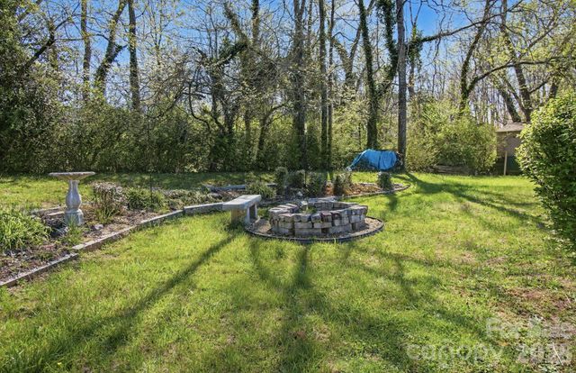 21 Sydney Lane, Asheville, NC 28806