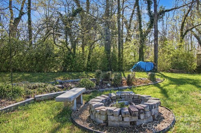 21 Sydney Lane, Asheville, NC 28806