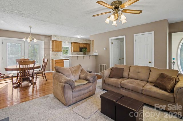 21 Sydney Lane, Asheville, NC 28806