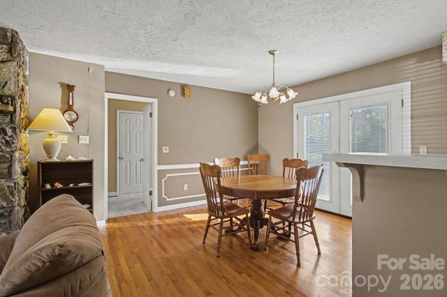21 Sydney Lane, Asheville, NC 28806