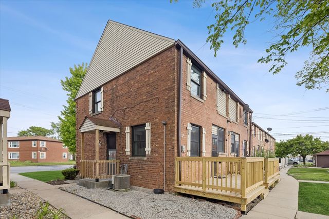 440 East Avenue, La Grange, IL 60525