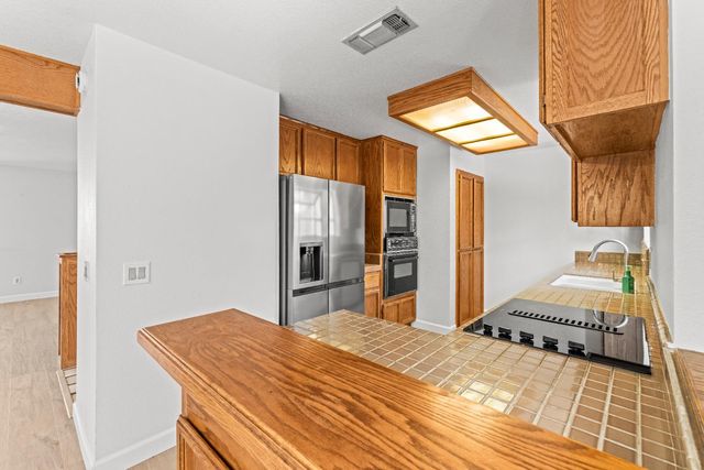 4027 Hollow Wood Ct, Carmichael, CA 95608