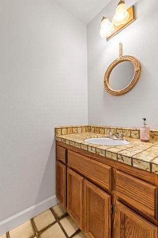 4027 Hollow Wood Ct, Carmichael, CA 95608