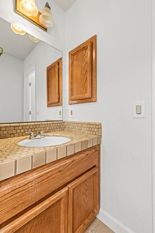 4027 Hollow Wood Ct, Carmichael, CA 95608