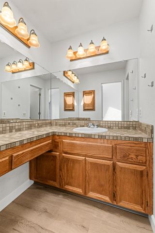 4027 Hollow Wood Ct, Carmichael, CA 95608